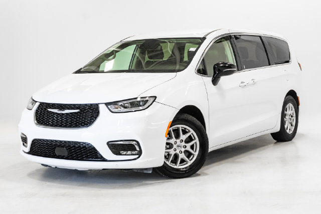 Used 2024 Chrysler Pacifica Touring-L