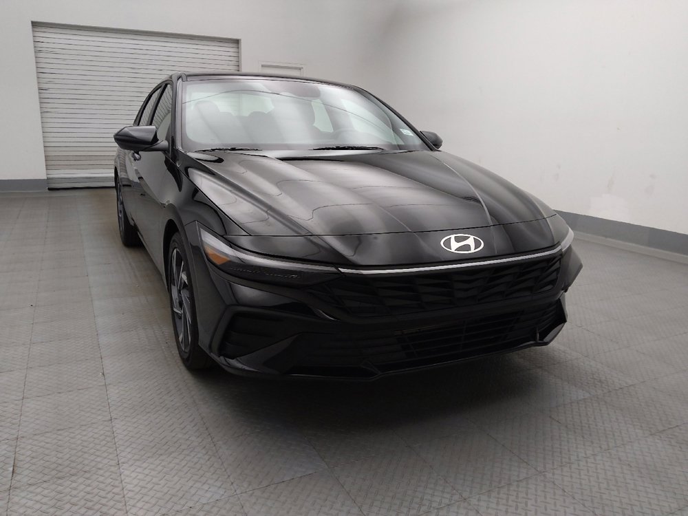 Used 2025 Hyundai Elantra Sport FWD image 14