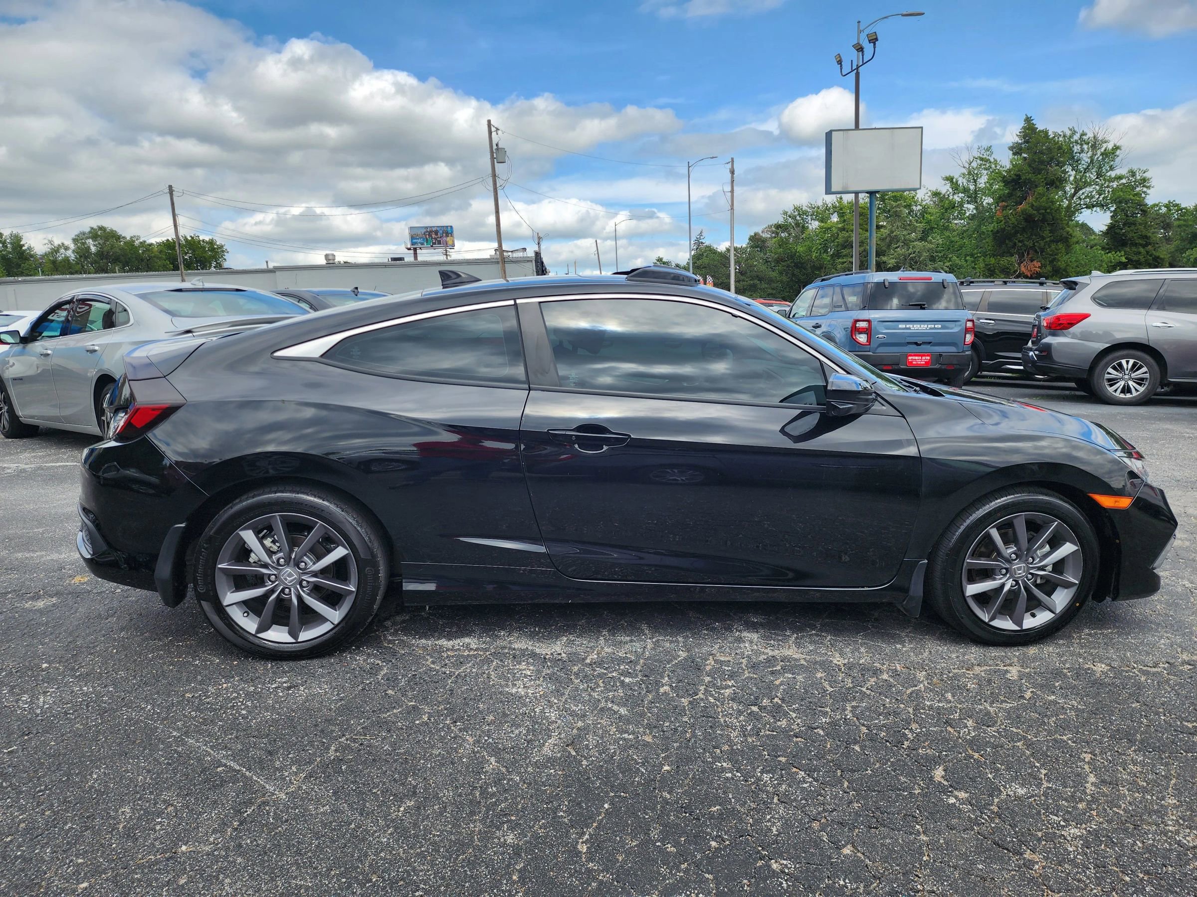 Used 2019 Honda Civic EX image 8