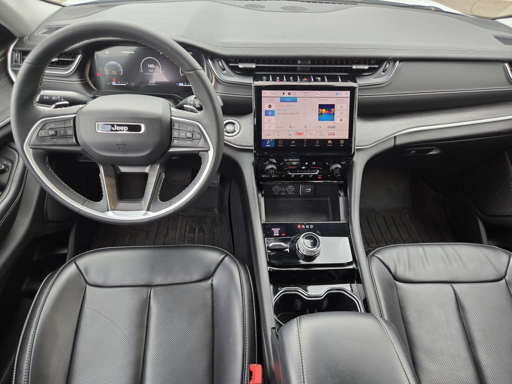 Used 2023 Jeep Grand Cherokee Limited w/ Luxury Tech Group II AWD/4WD image 15