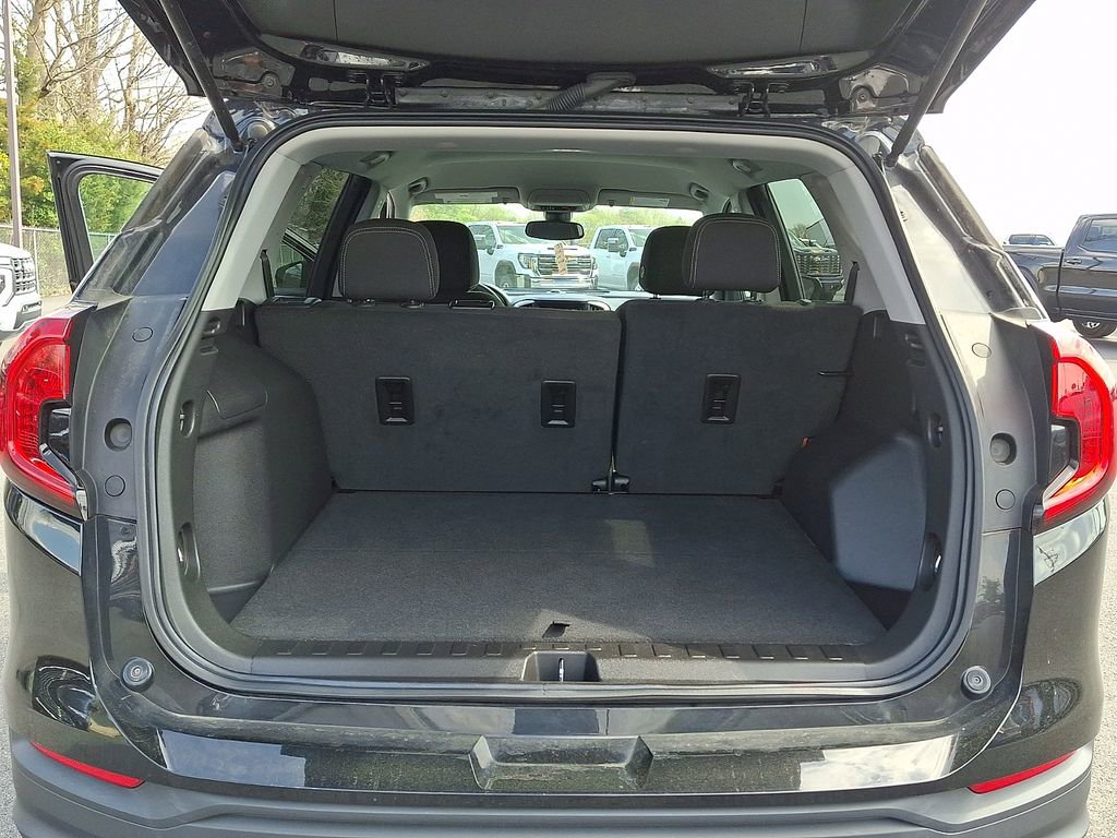 Used 2022 GMC Terrain SLE w/ Driver Convenience Package image 28