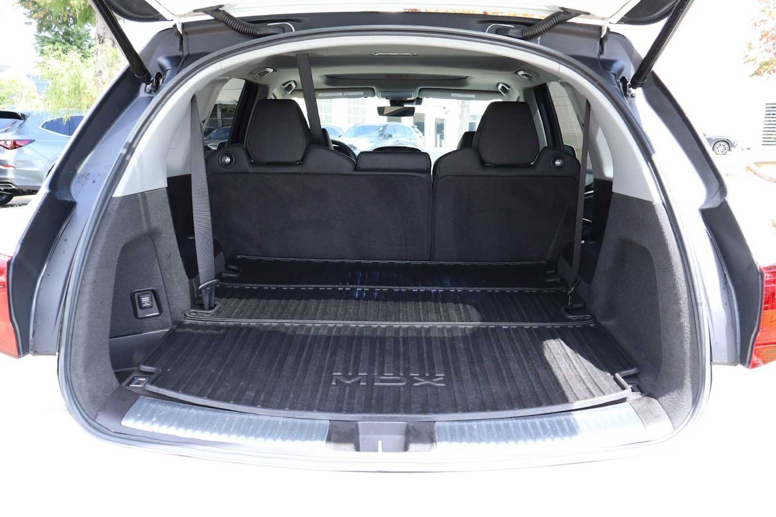 Used 2018 Acura MDX w/ Technology Package FWD image 19