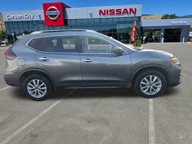 Used 2020 Nissan Rogue SV image 1