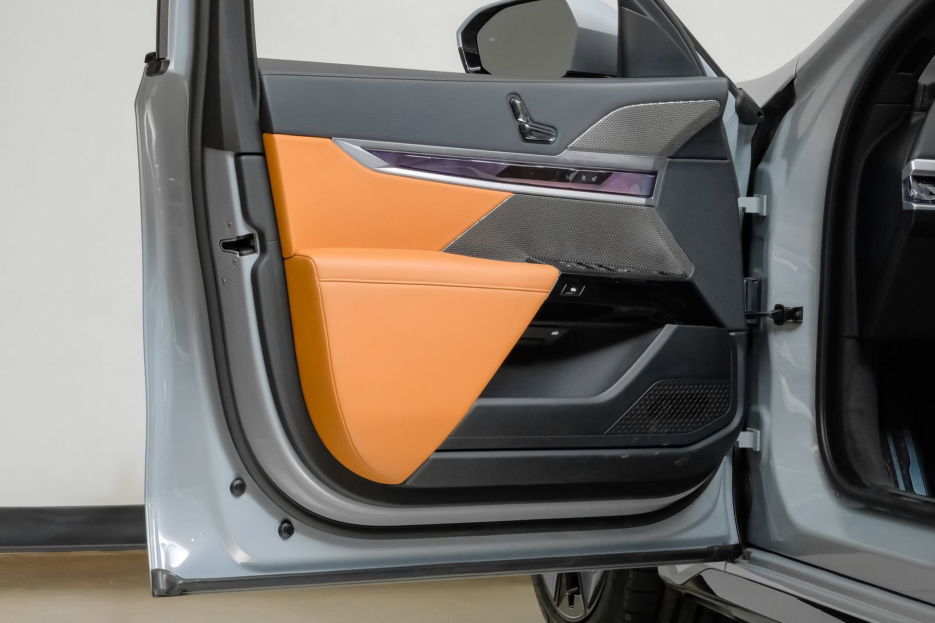 Used 2023 BMW 740i image 44