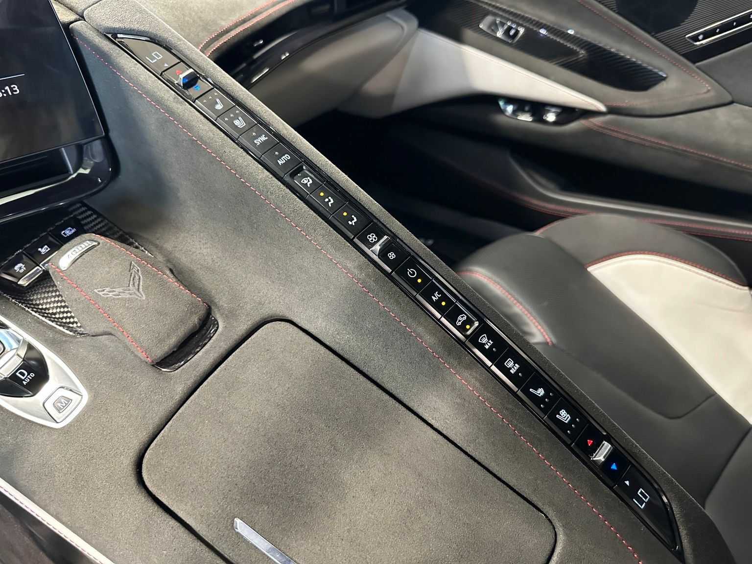 Used 2023 Chevrolet Corvette Stingray Premium Conv w/ Z51 Performance Package RWD image 40