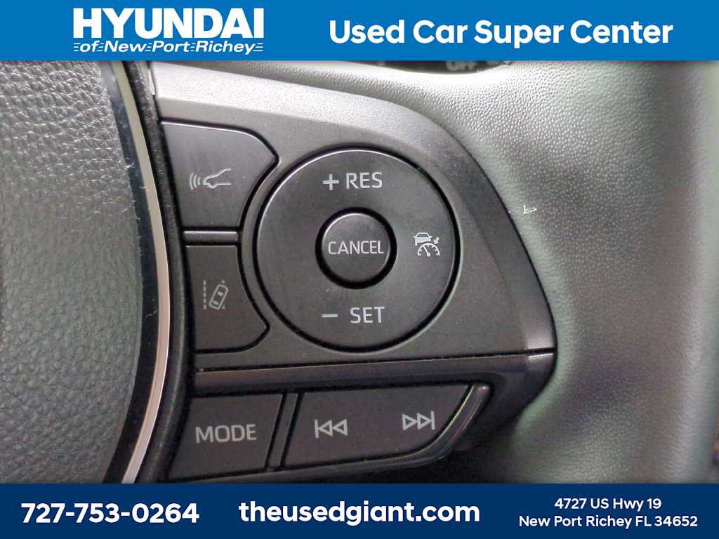 Used 2023 Toyota RAV4 XLE Premium FWD image 29