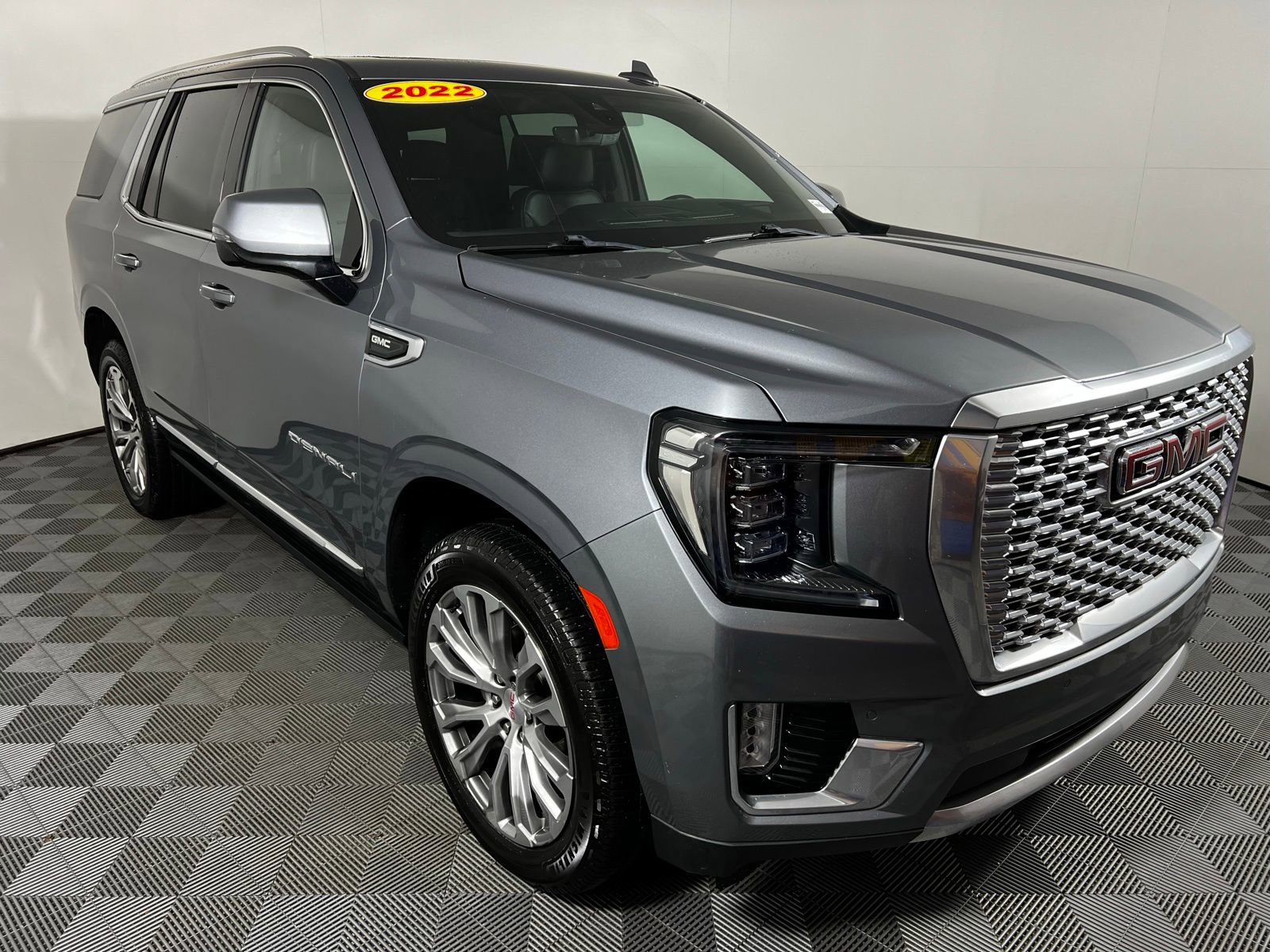 Used 2022 GMC Yukon Denali w/ Denali Ultimate Package image 3