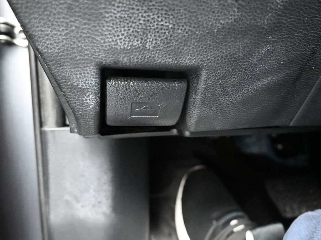 Used 2022 Toyota Tundra SR5 w/ SR5 Convenience Package image 34