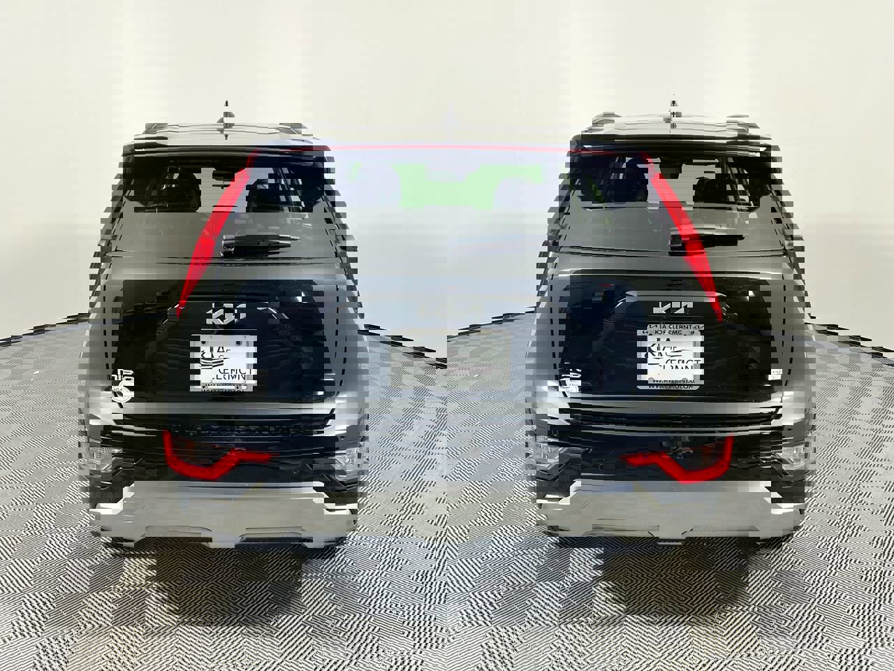 Certified 2025 Kia Niro EX Touring image 4