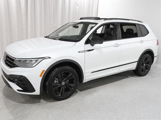 Used 2024 Volkswagen Tiguan SE R-Line image 3