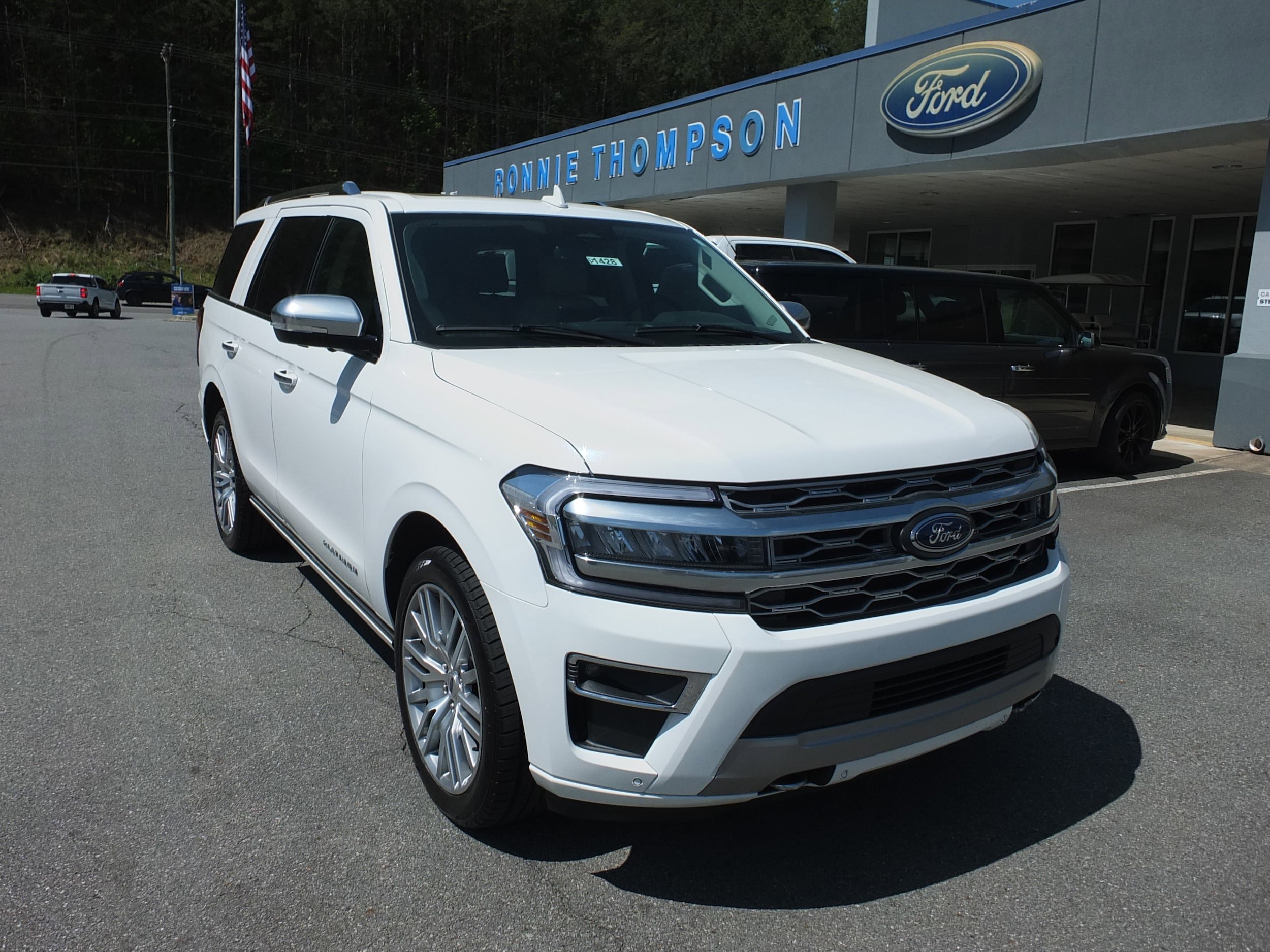 Used 2023 Ford Expedition Platinum AWD/4WD image 1