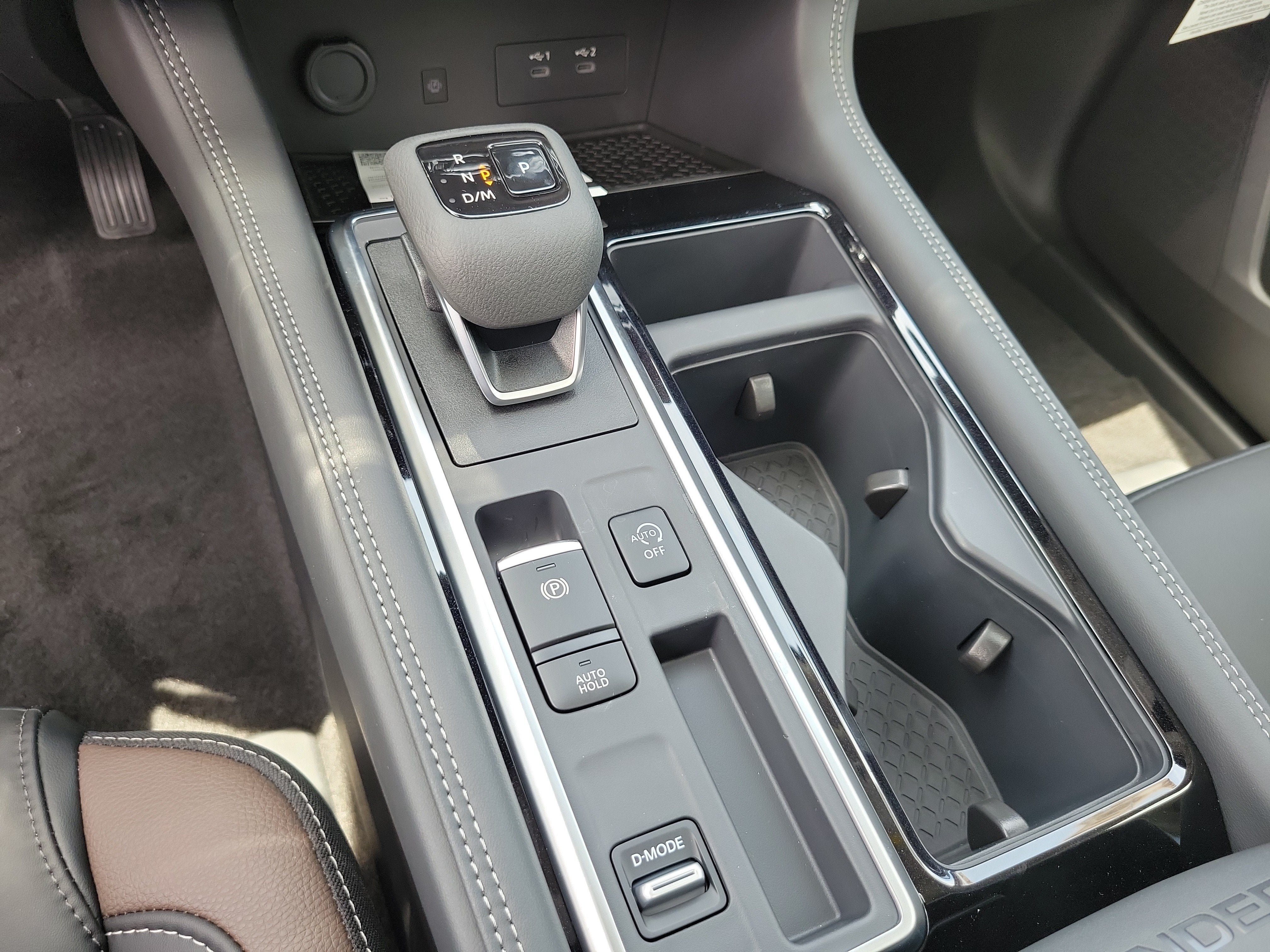 New 2026 Nissan Pathfinder Platinum w/ Cargo Package FWD image 17