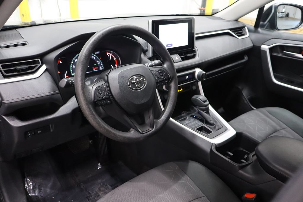 Used 2023 Toyota RAV4 XLE AWD/4WD image 25