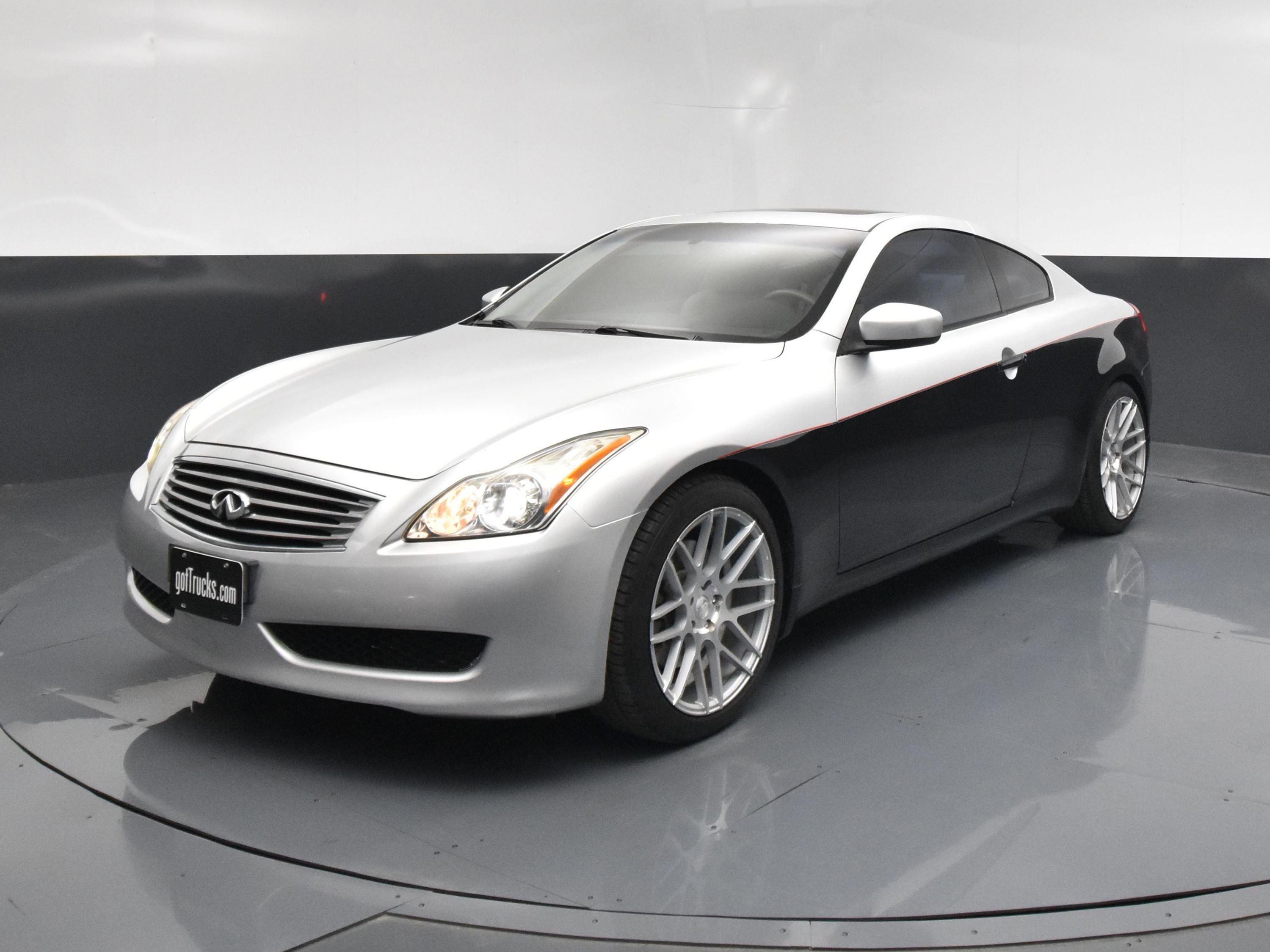Used 2010 INFINITI G37 Journey w/ Premium Pkg image 2
