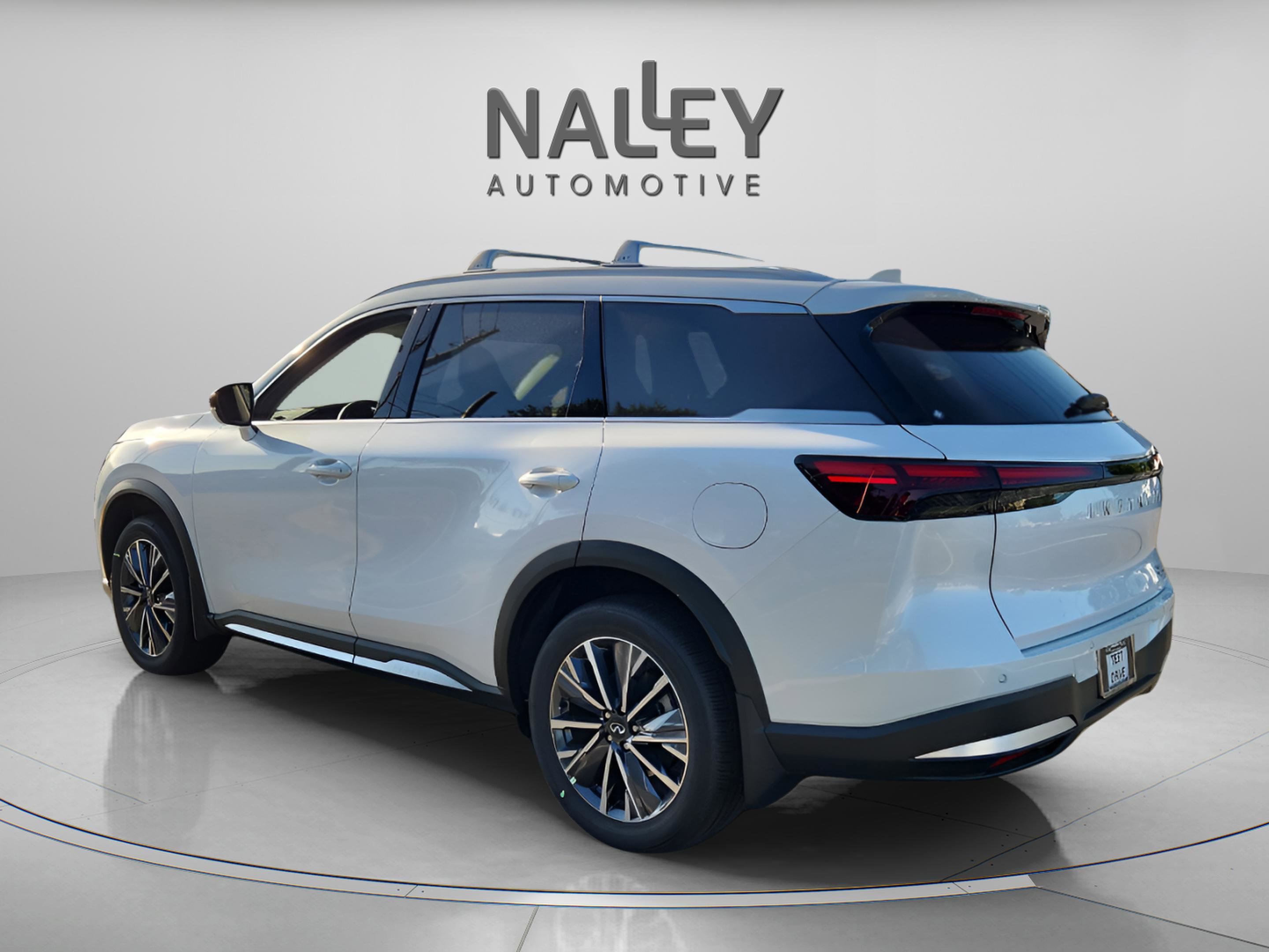 New 2026 INFINITI QX60 Luxe image 3