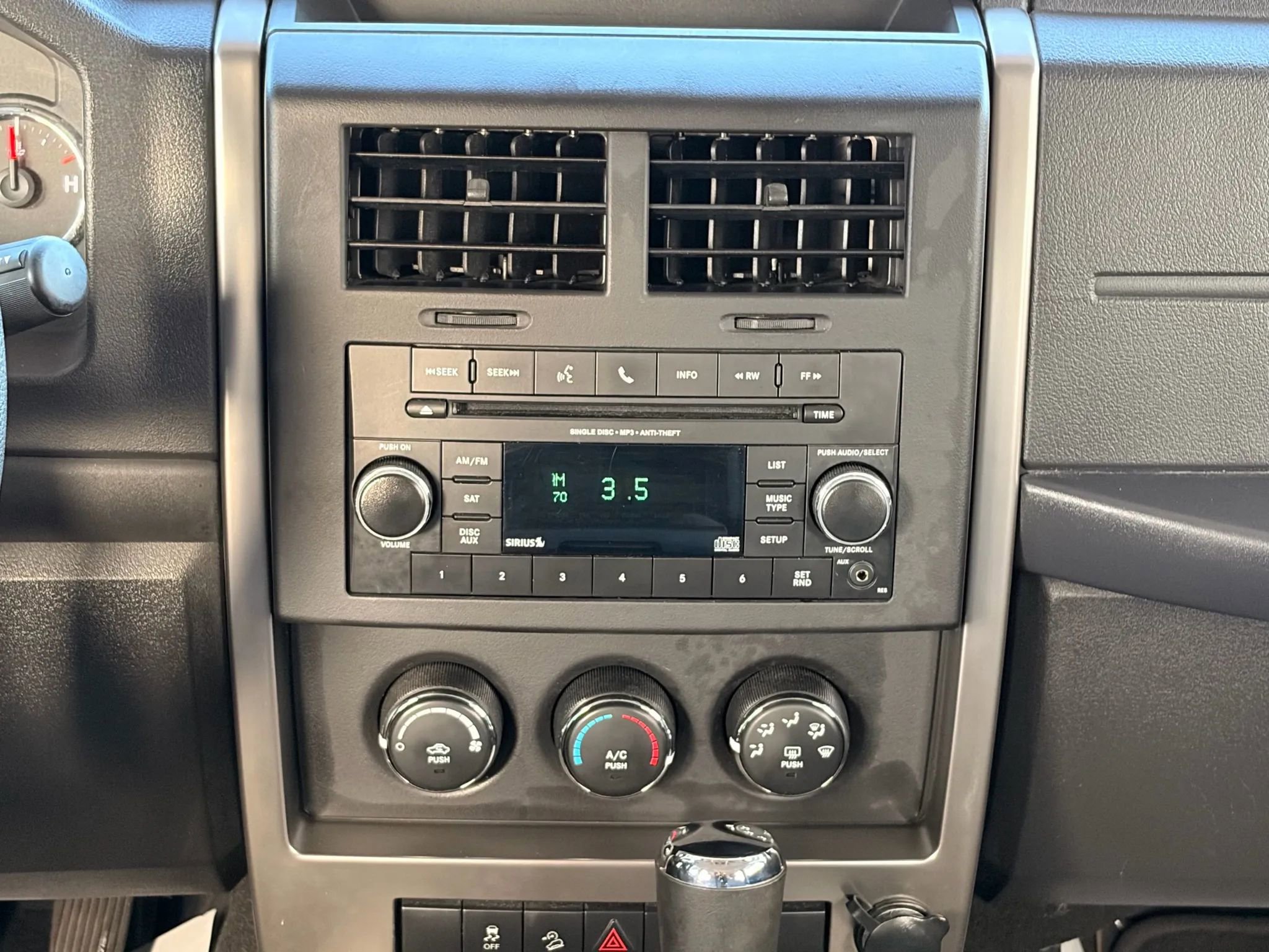 Used 2012 Jeep Liberty Sport w/ Driver Convenience Group image 72