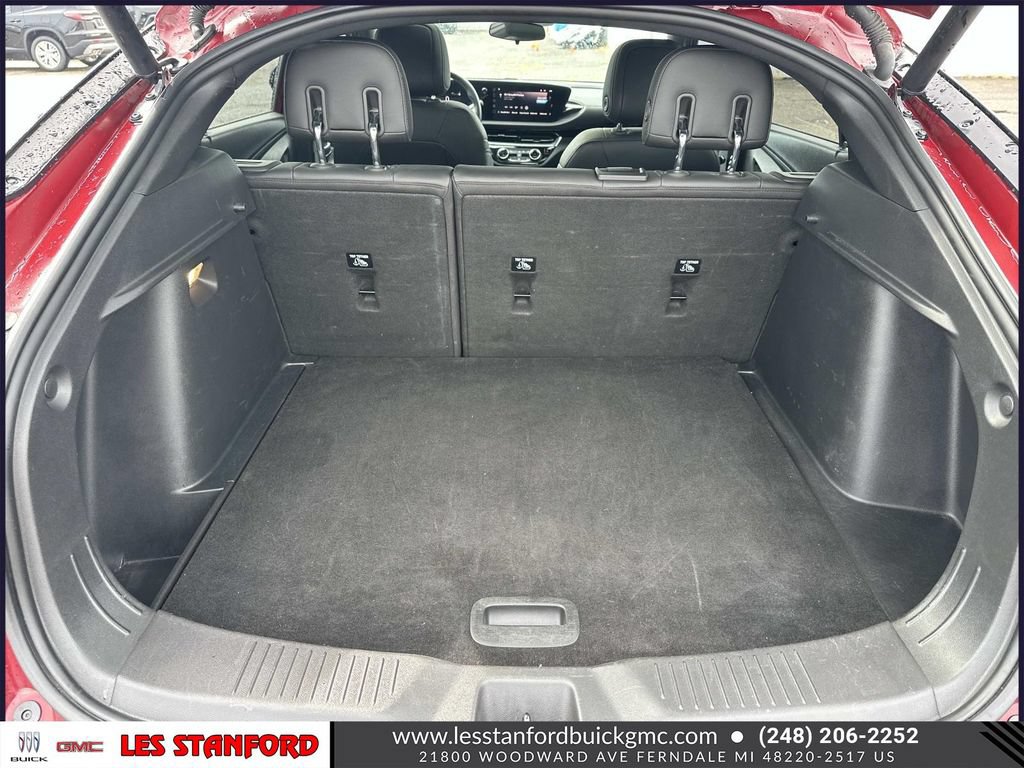 Certified 2024 Buick Envista Sport Touring w/ Convenience I Package FWD image 11