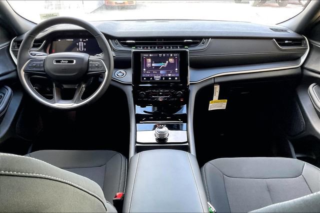 New 2026 Jeep Grand Cherokee Laredo image 4