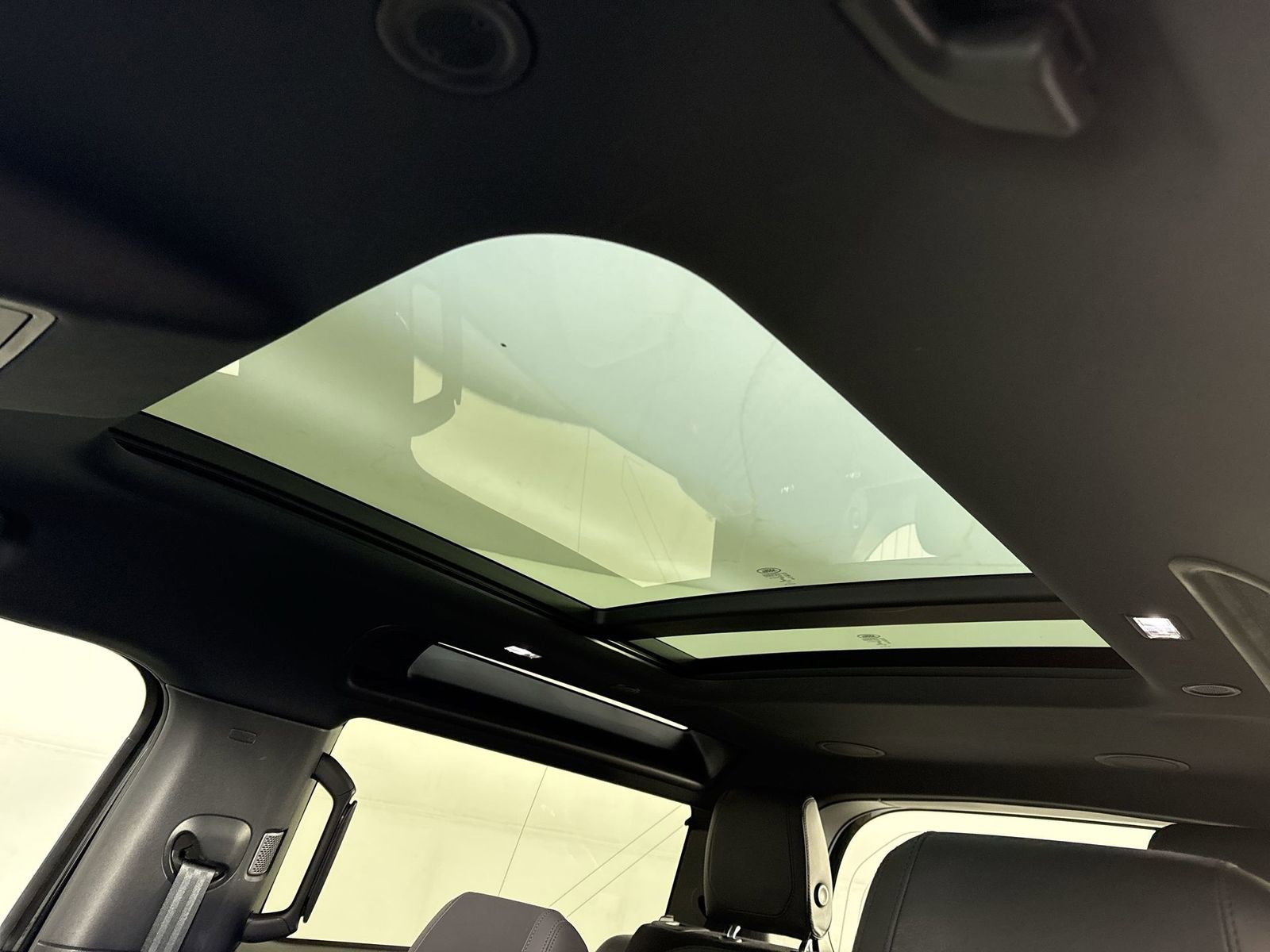 Used 2022 Land Rover Defender 90 X image 17