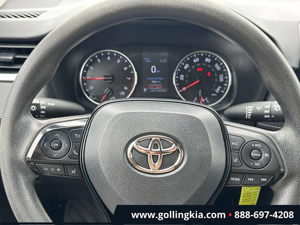 Used 2022 Toyota RAV4 LE AWD/4WD image 19