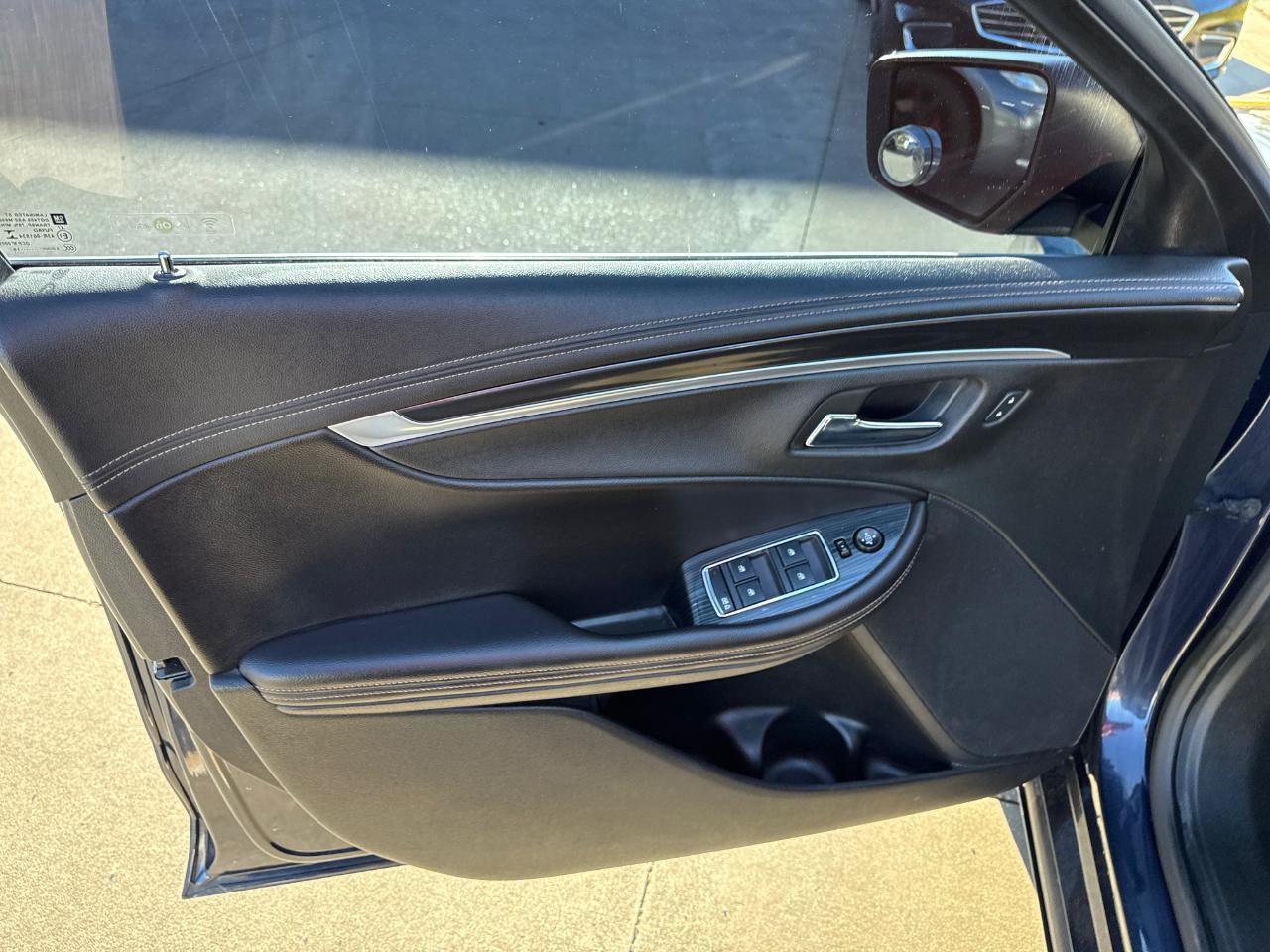 Used 2017 Chevrolet Impala LT image 15