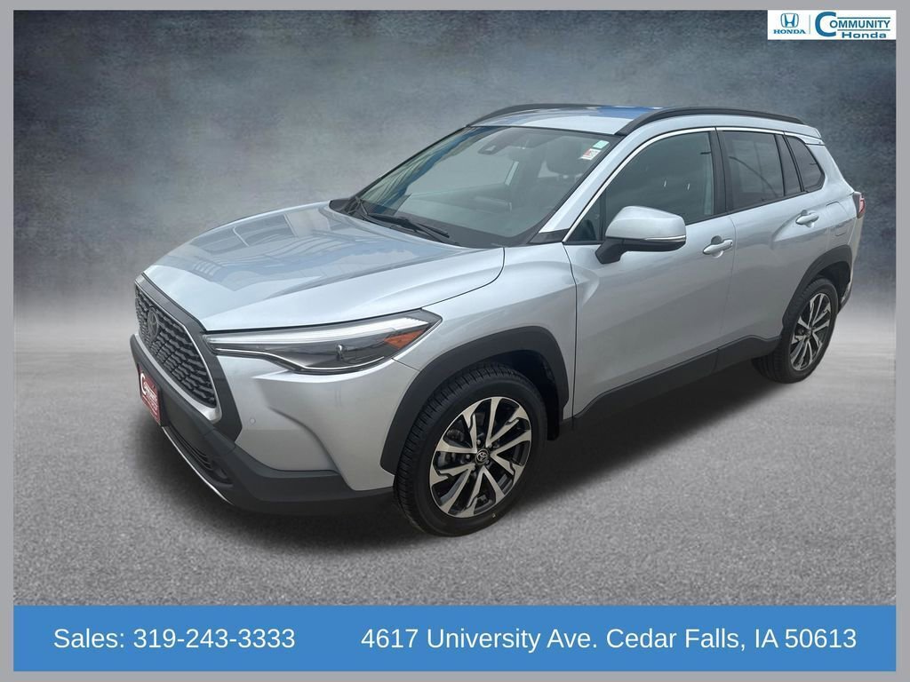 Used 2022 Toyota Corolla Cross XLE