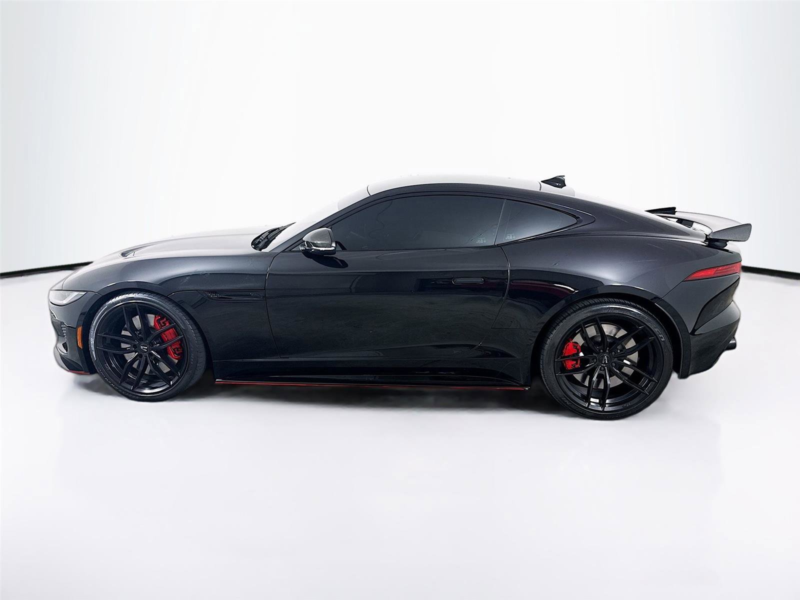 Used 2022 Jaguar F-TYPE Coupe image 4