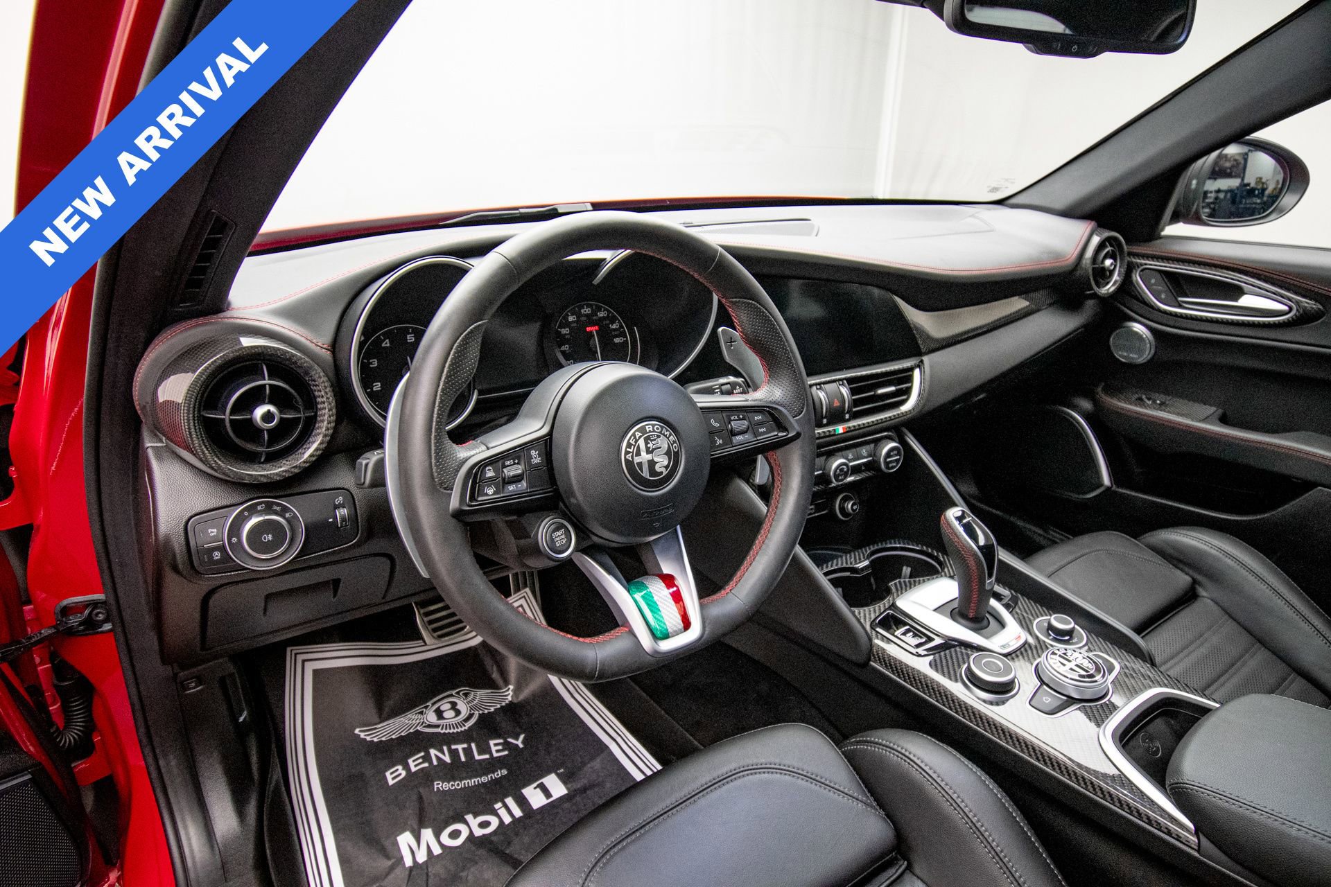 Used 2023 Alfa Romeo Giulia Estrema image 11