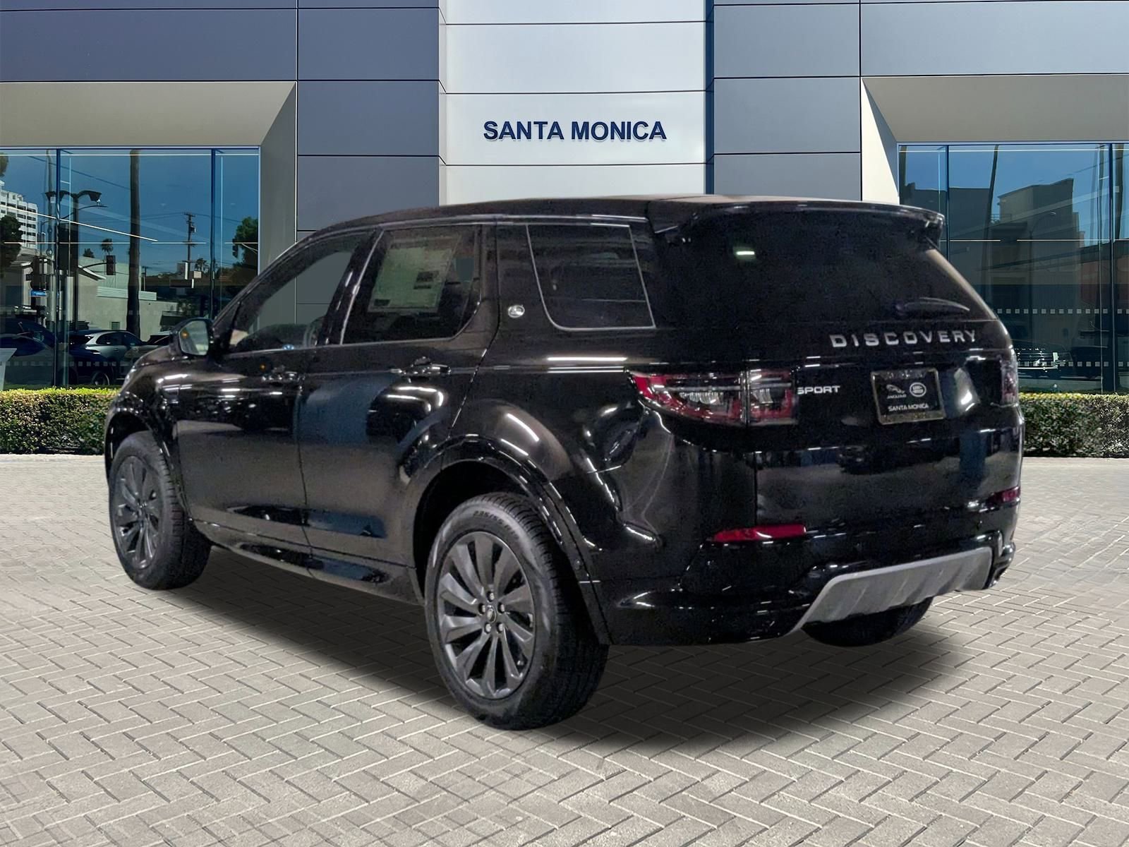 New 2025 Land Rover Discovery Sport S image 9