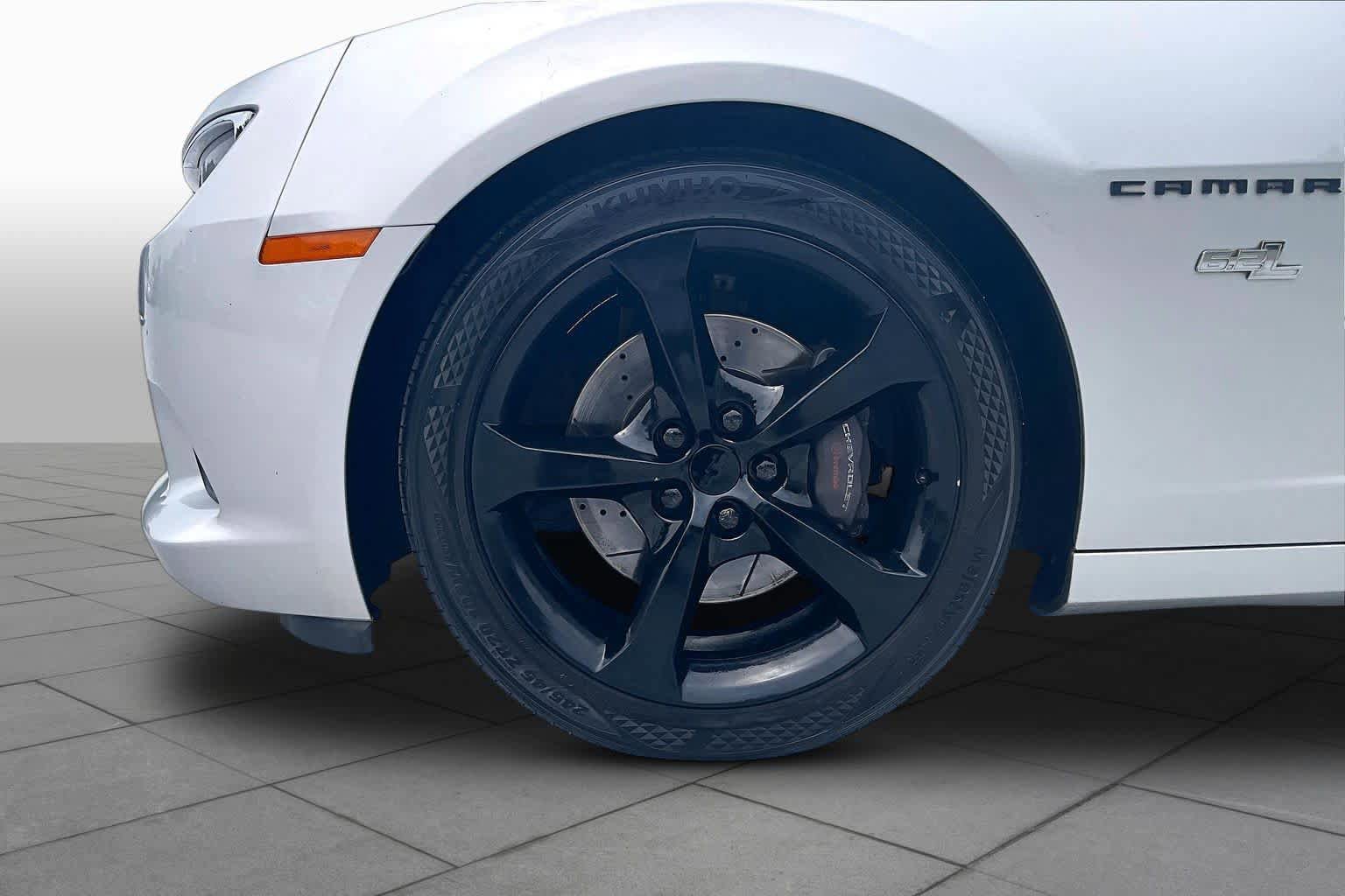 Used 2015 Chevrolet Camaro SS w/ RS Package RWD image 11