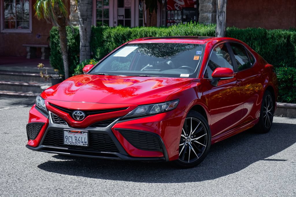 Used 2022 Toyota Camry SE FWD image 4