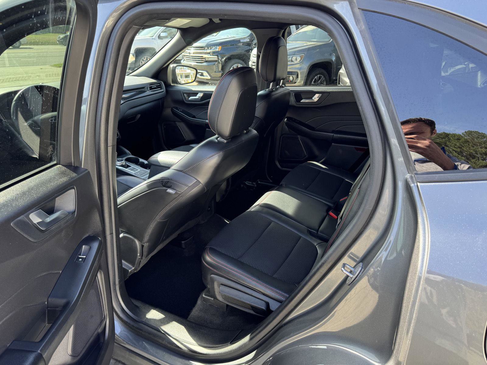 Used 2024 Ford Escape ST-Line image 6