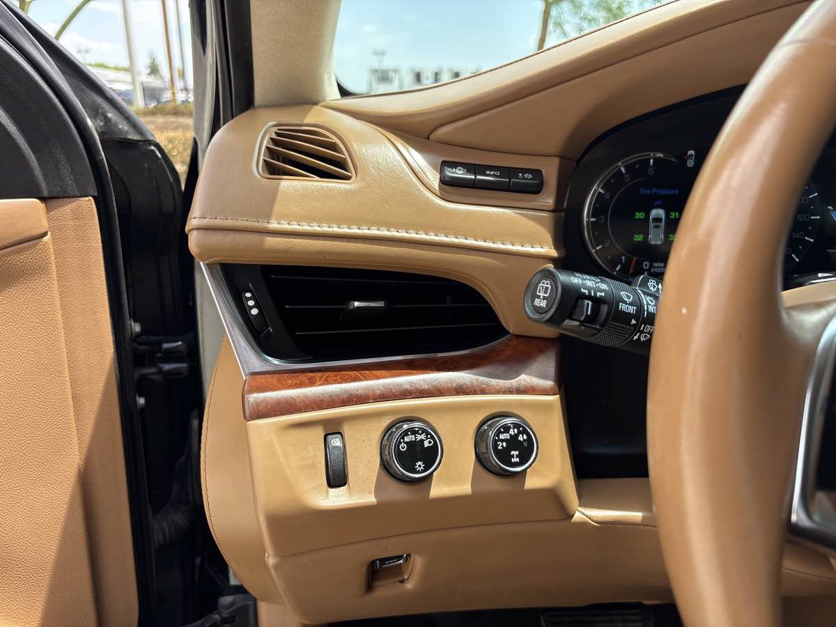Used 2016 Cadillac Escalade Platinum AWD/4WD image 27