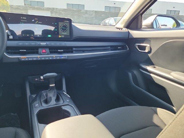 New 2026 Kia K4 FWD image 10