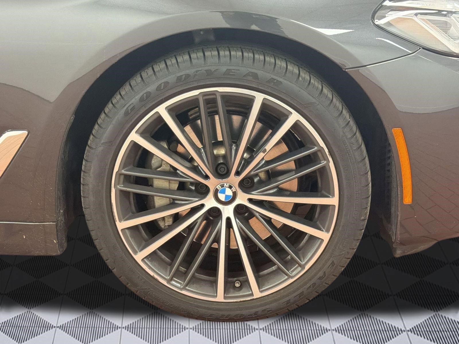 Certified 2023 BMW 530i xDrive w/ Premium Package image 10