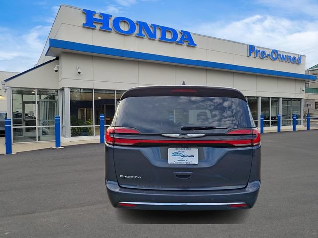 Used 2021 Chrysler Pacifica Touring-L FWD image 5