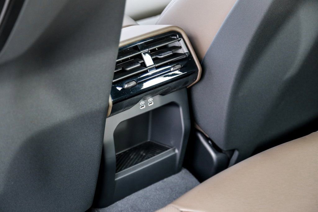 Used 2026 BMW 530i xDrive 530i xDrive w/ M Sport Package image 21