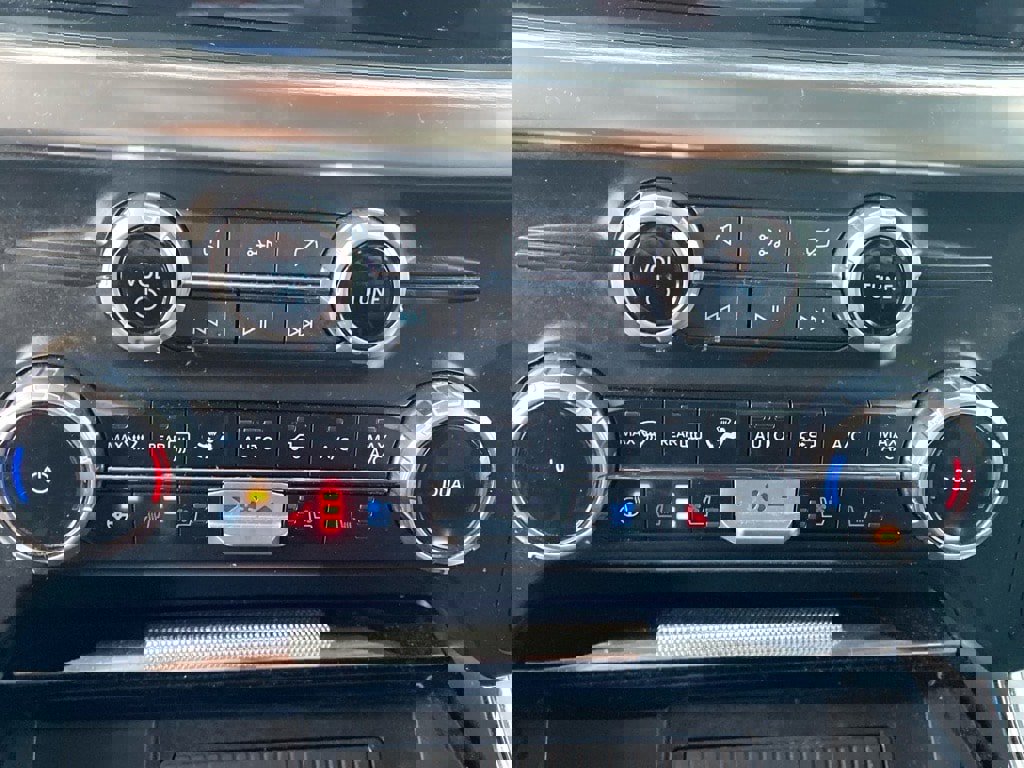 Used 2023 Ford F150 Lariat w/ Equipment Group 502A High image 18