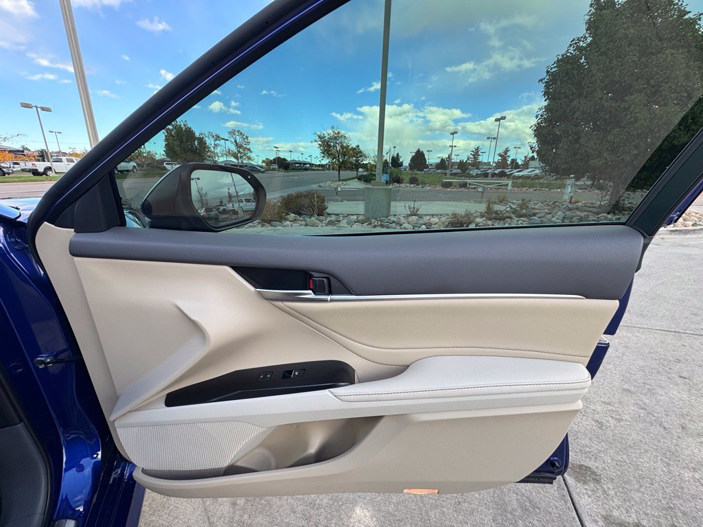 Used 2018 Toyota Camry XLE w/ Audio Package FWD image 34