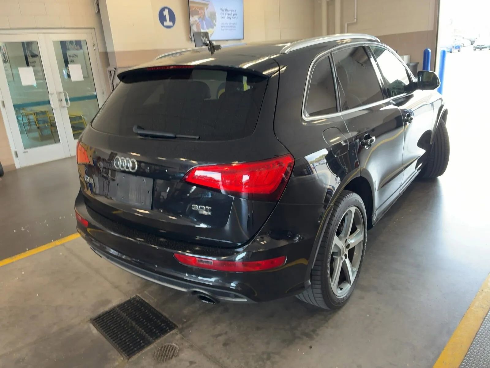Used 2013 Audi Q5 3.0T Premium Plus w/ Audi MMI Navigation Plus Pkg image 2