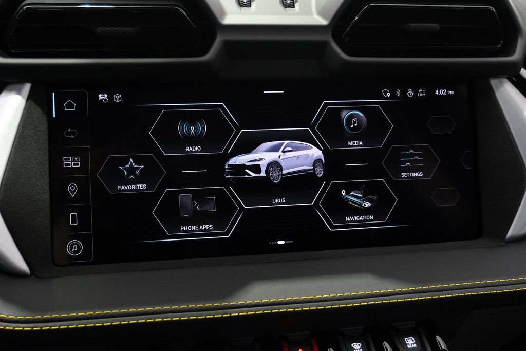 Used 2025 Lamborghini Urus SE image 27
