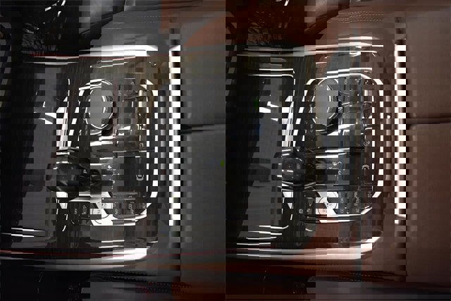 Used 2021 BMW X7 xDrive40i w/ Parking Assistance Package image 23