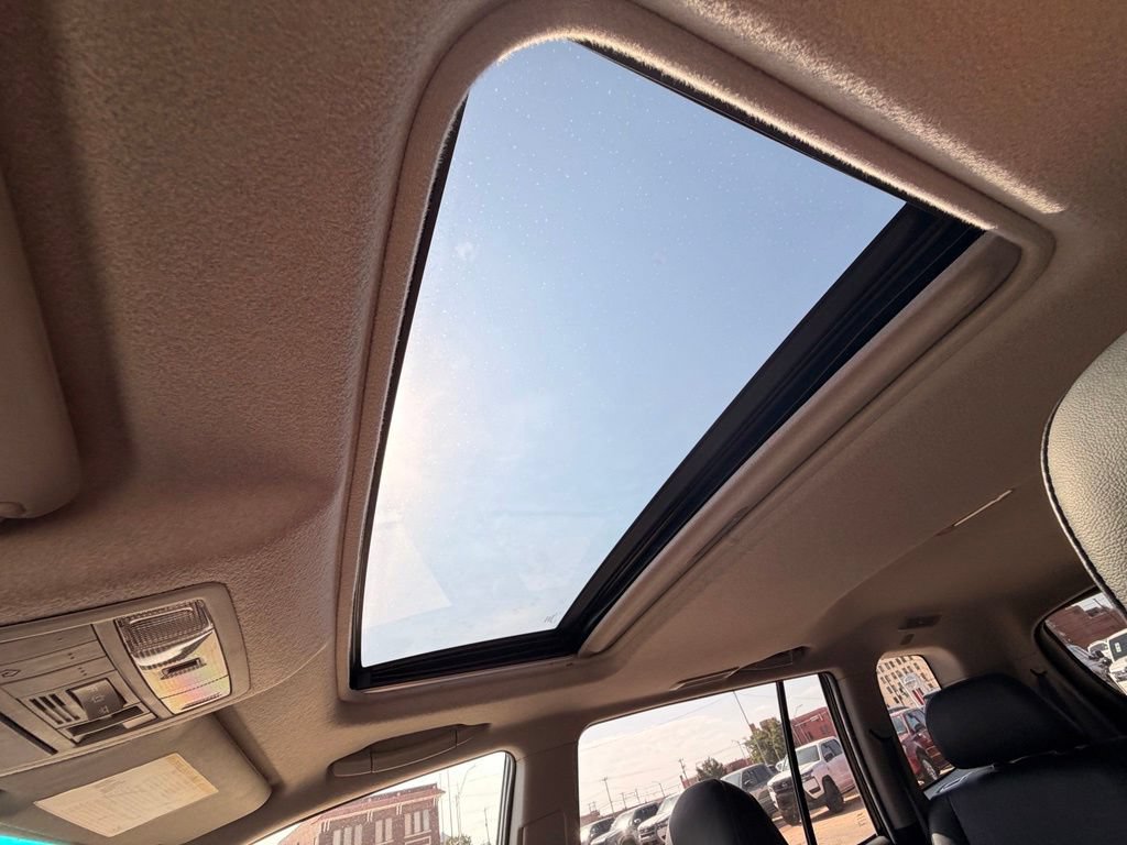 Used 2012 Toyota Highlander Limited FWD image 27