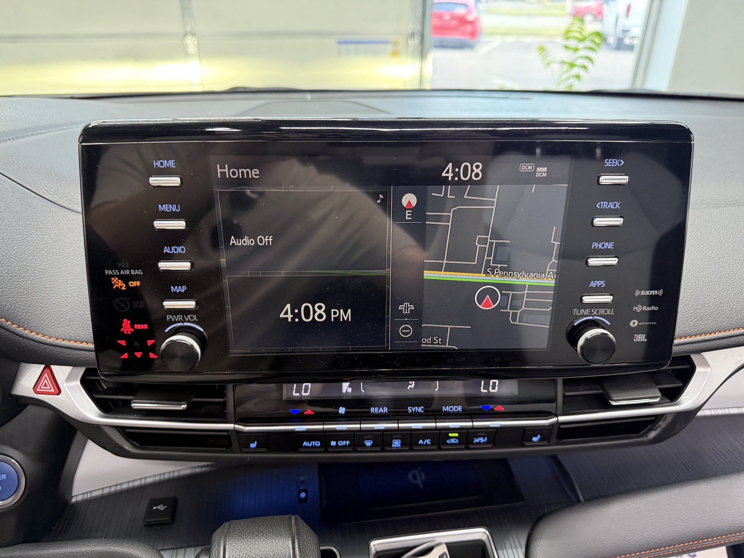 Used 2023 Toyota Sienna XLE FWD image 22