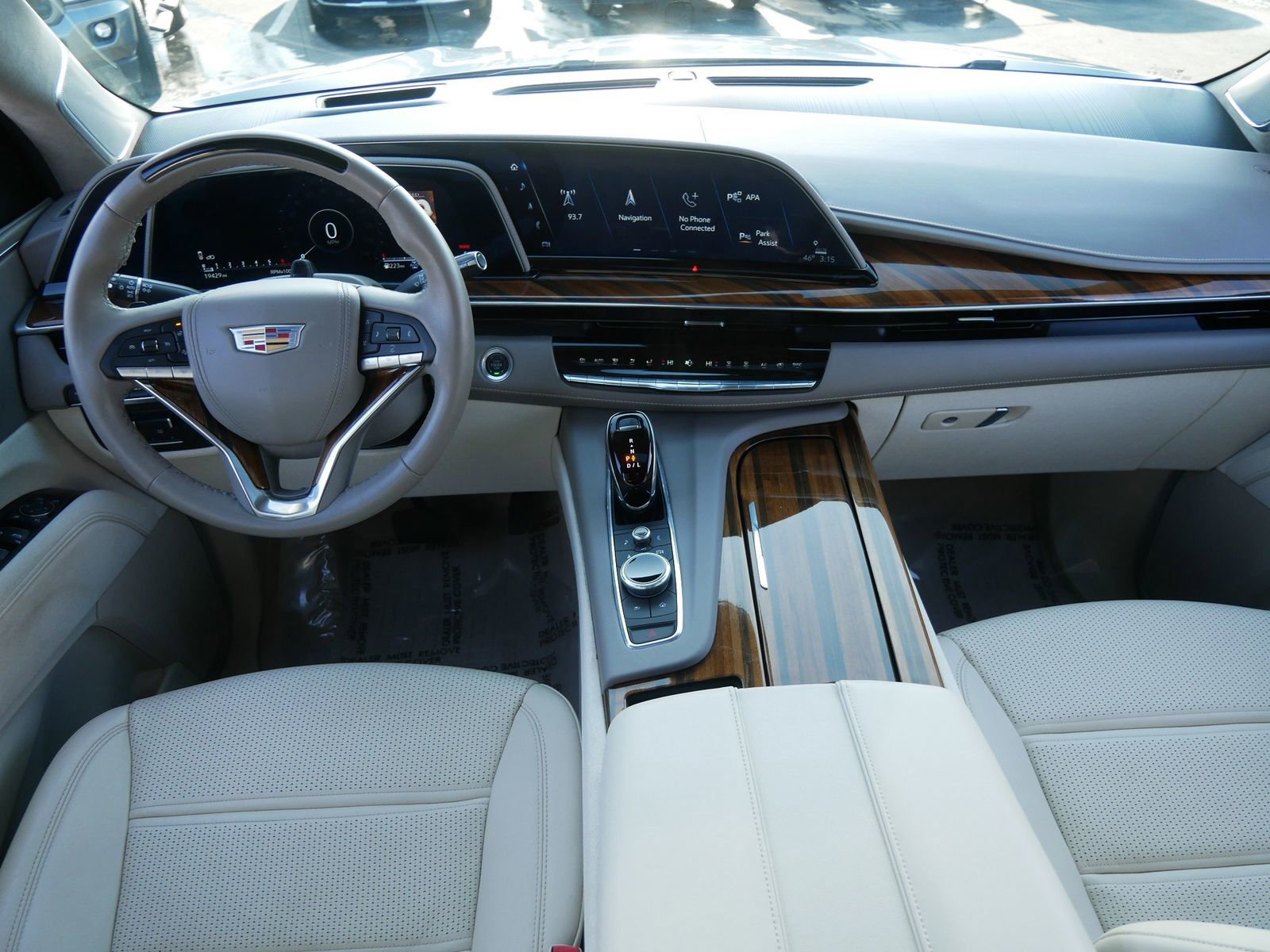 Used 2024 Cadillac Escalade ESV Premium Luxury Platinum image 13