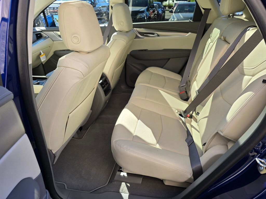 New 2025 Cadillac XT5 Premium Luxury image 17