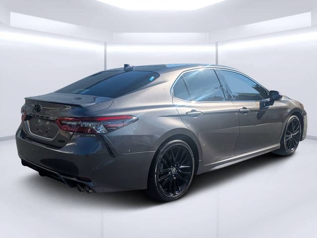 Used 2022 Toyota Camry XSE FWD image 3