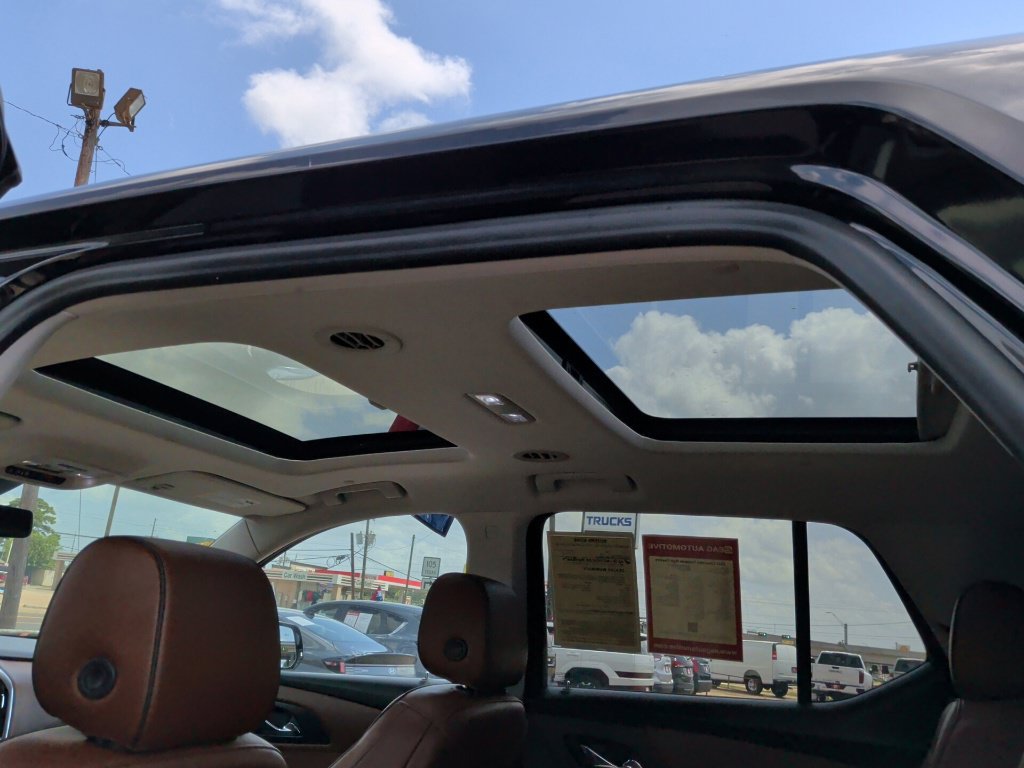 Used 2021 Chevrolet Traverse High Country w/ LPO, Floor Liner Package AWD/4WD image 23