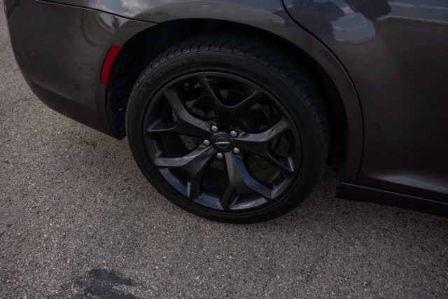 Used 2023 Chrysler 300 S RWD image 10