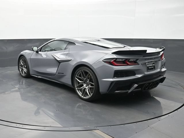 Used 2025 Chevrolet Corvette Z06 RWD image 3